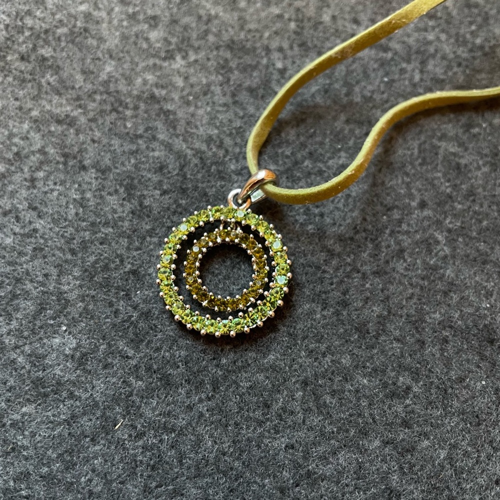 NWOT Green Crystal, Silver, and Leather Necklace